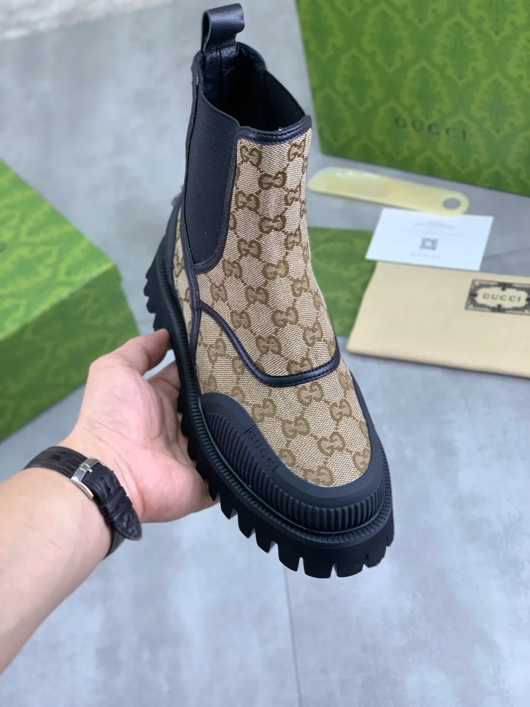 Men's Men's Shoes 💰P500 💰【New Style】 Gucci lazy slip-on couple 🧑‍🤝‍🧑 style high-top leather shoes hot selection (Gucci GUCCI) official website latest Gucci lazy 🎁 leather shoes, hot style 💥 style is simple and elegant, exclusive for trendy men. Unique official website latest brand original double G pressure Floral elements👑Original Gucci decoration, fashionable and elegant, the fabric is original calfskin with double G denim✅fully imported soft sheepskin lining, the official website specifies wear-resistant lightweight foam business outsole, the classic model is taken in real life🎬Number of yards: 36-46 Various colors available
